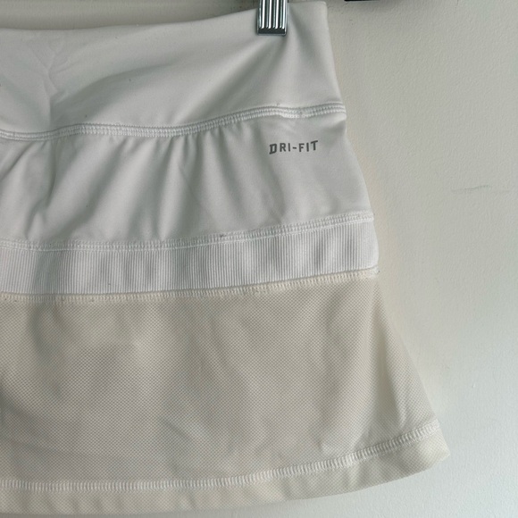 NIKE‎ skort - Picture 4 of 7